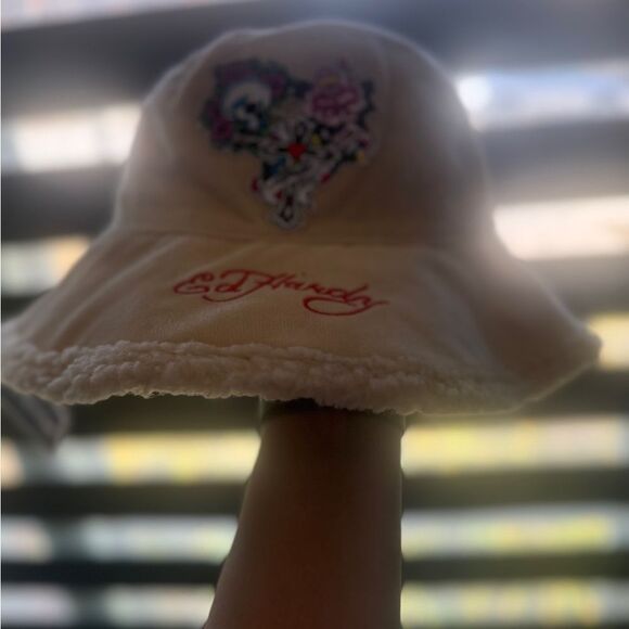 Ed Hardy Women\'s Off White Suede Faux Fur Bucket Hat OS Skull Pink Roses NWT main image 7